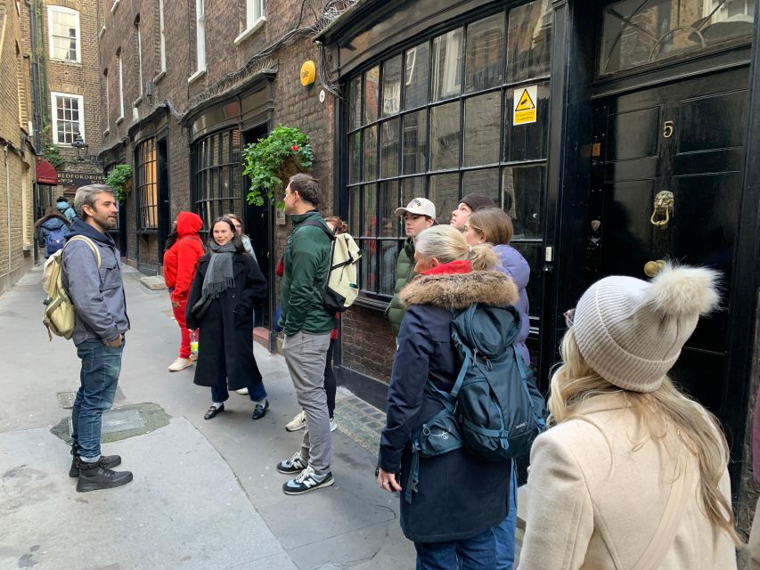 Magical Movies: London Harry Potter Tour - Shakespeare’s Globe and the walk toward Borough Market