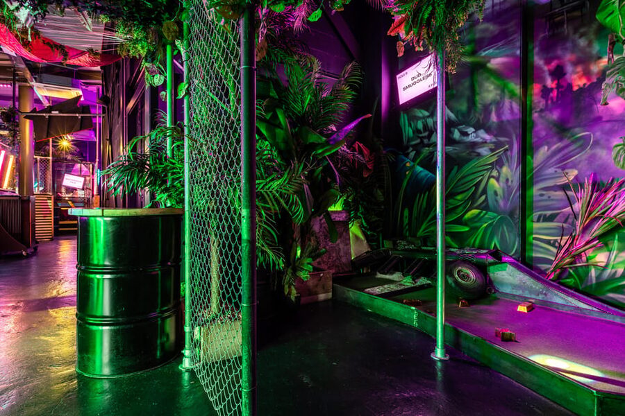 Manchester: Junkyard Golf Club Tickets for 9 or 18 Holes - Family Rules and Best Visiting Times