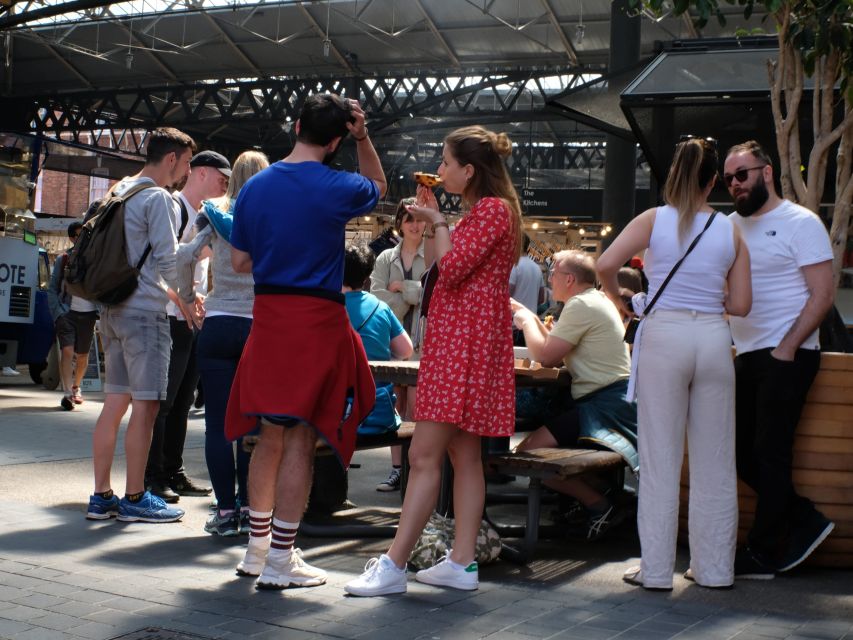 No Diet Club - Best food Tour in East London - The walk between markets