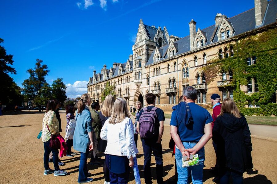Oxford: 3-Hour Private Tour with Student Guide - Weather, walking, and access