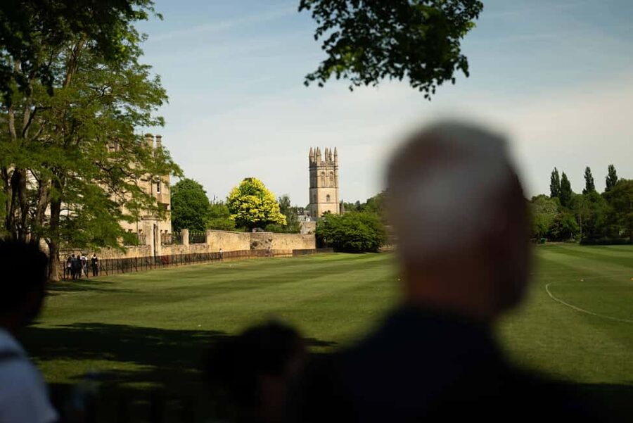 Oxford: Alumni-Led Walking & Punting Tour w/opt New College - The River Cherwell punt is the relaxing second act