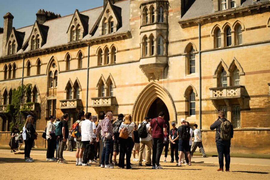 Oxford: Alumni-Led Walking Tour w/New College Entry Option - The Bridge of Sighs and the Old Bodleian Library