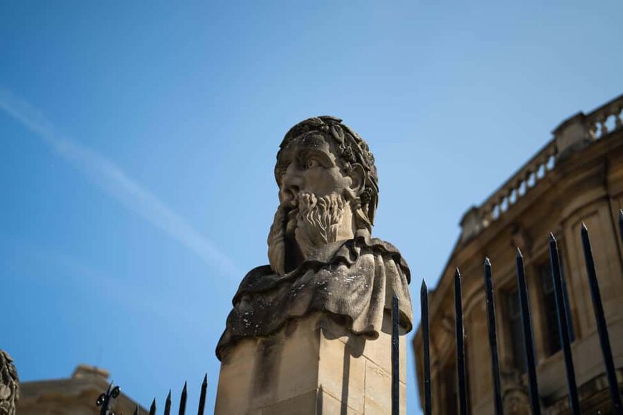 Oxford: Alumni-Led Walking Tour w/New College Entry Option - Radcliffe Square, All Souls, and St Mary’s Church
