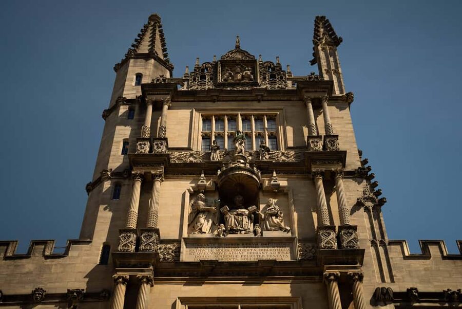 Oxford: Alumni-Led Walking Tour w/New College Entry Option - New College: the useful upgrade
