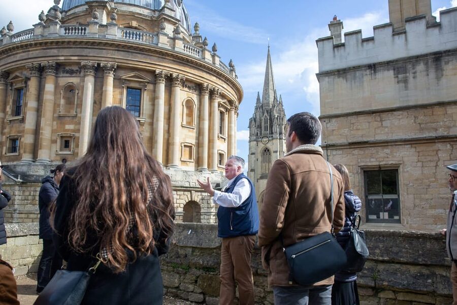 Oxford: City and University Tour, including college entry - Starting on Broad Street and finding your bearings