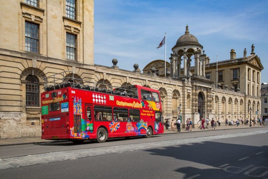 Oxford: City Sightseeing Hop-On Hop-Off Bus Tour - From the railway station to Oxford Castle