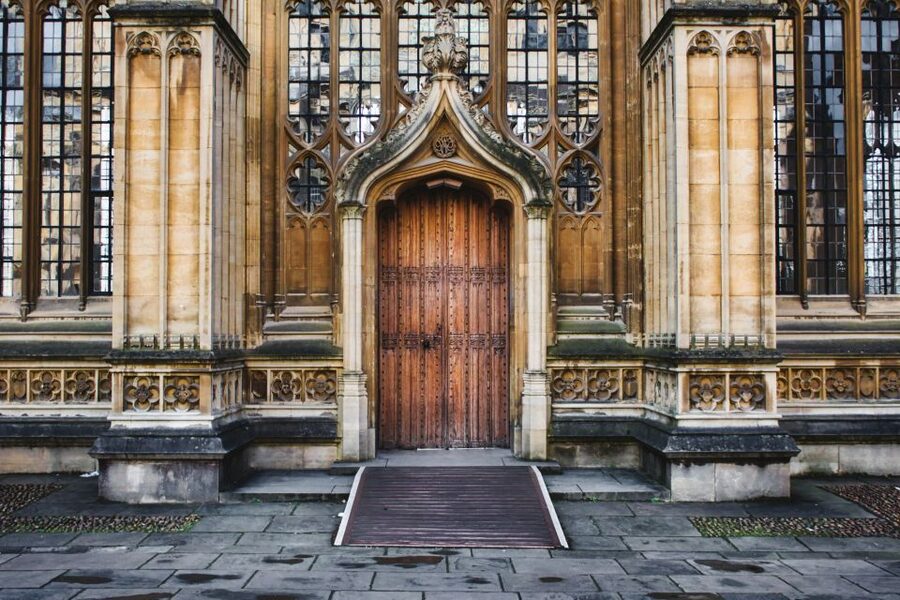Oxford: Harry Potter Film Tour Led by University Alumni - Oxford through a student’s eyes