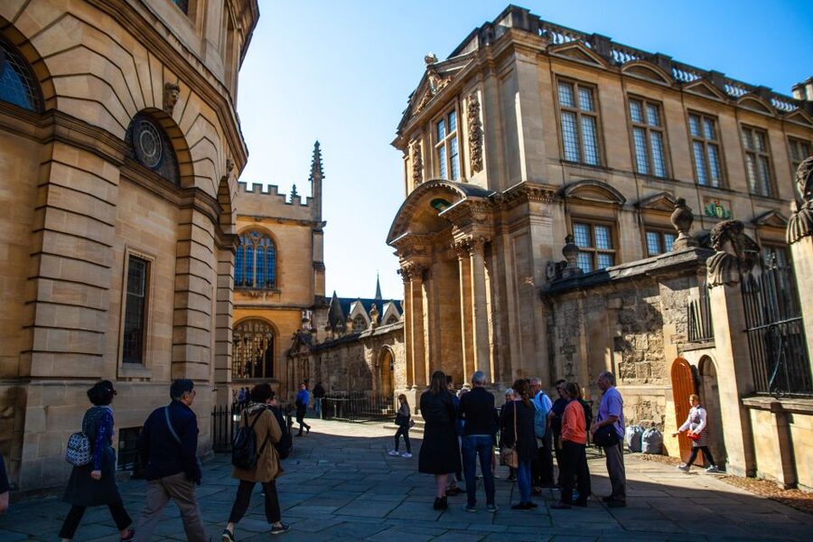 Oxford: Private Walking Tour with University Alumni Guide - Christ Church College and Meadow Time