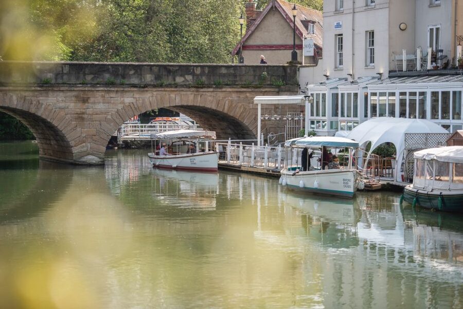Oxford: River Cruise with 3-Course Meal - Starting beside Folly Bridge
