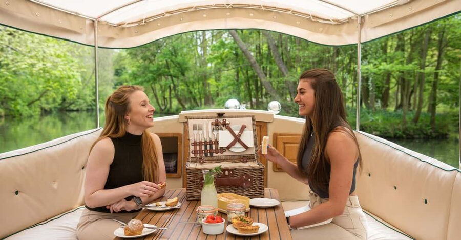 Oxford: Scenic Sightseeing Cruise with Gourmet Picnic - Key points to know before booking