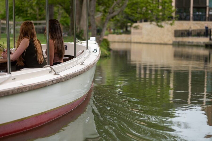 Oxford: Sightseeing River Cruise - Christ Church Meadows from the water