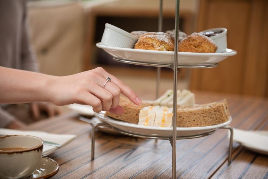 Oxford: Sightseeing River Cruise with Afternoon Tea - Passing Folly Bridge and Christ Church Meadows