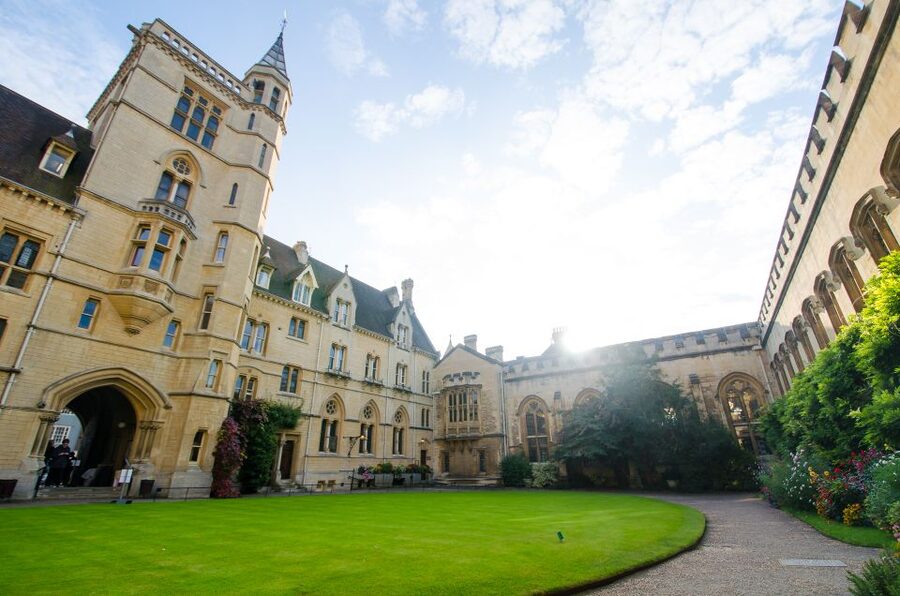 Oxford: University and City Walking Tour with Alumni Guide - Key points to know before you book