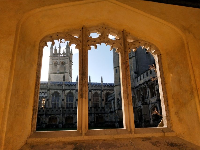 Oxford University: Guided Small Group Walking Tour - Guides who bring Oxford to life
