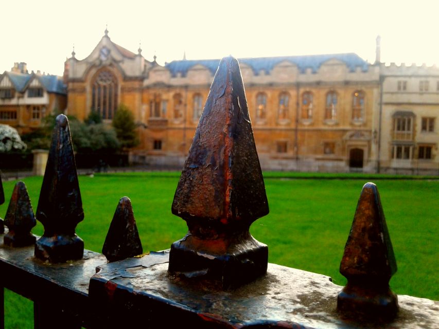 Oxford: University Tour for Prospective Students - Meeting at 15 Broad Street