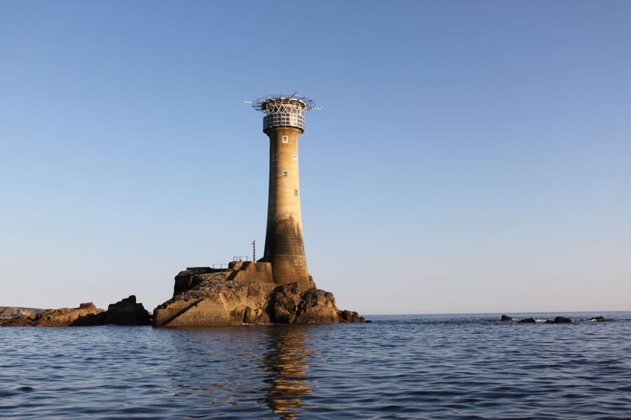 Penzance: Land's End Boat Tour with Wildlife Guides - Returning past St Michaels Mount