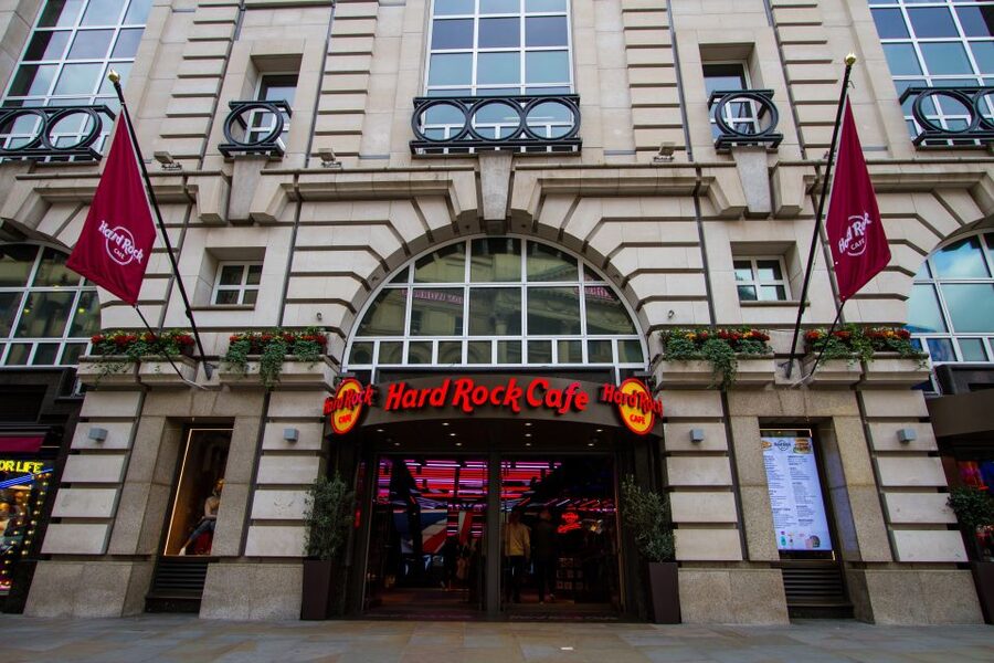 Picadilly Circus: Hard Rock Cafe Set Menu Lunch or Dinner - Service, birthdays, and the family angle