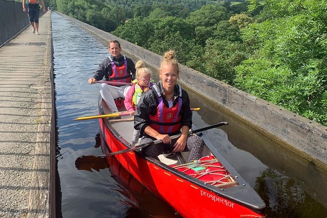 Pontcysyllte Aqueduct Canoe Tours in Llangollen - What the Guides Add to the Experience