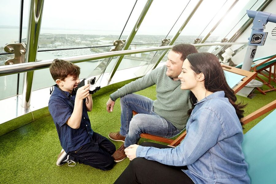 Portsmouth: Spinnaker Tower Ticket - Taking on the glass Sky Walk