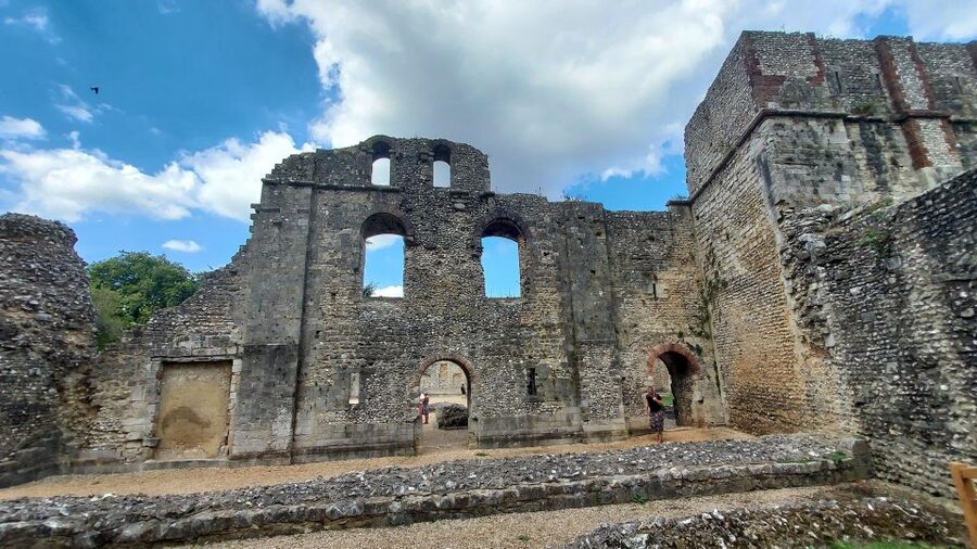 Private Winchester Walking Tour - West Gate is the right place to begin
