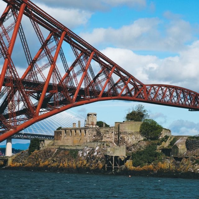 Queensferry: Sightseeing Cruise to Inchcolm Island - Wartime defenses and quieter corners