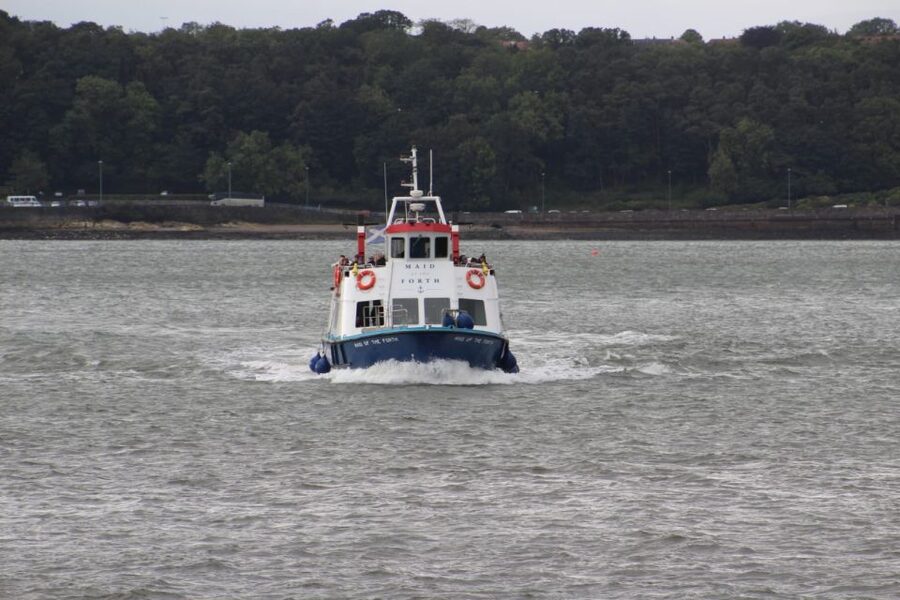 Queensferry: Sightseeing Cruise to Inchcolm Island - Inchcolm Island and its medieval abbey