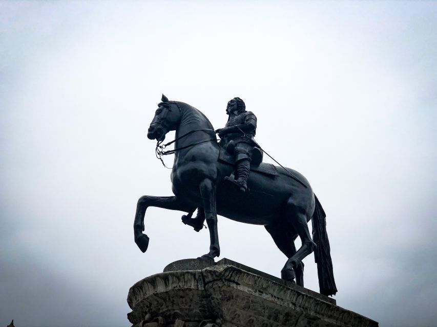 Royal London: from Saxons to Tudors & Stuarts Walking Tour - A thousand years of monarchy in two hours