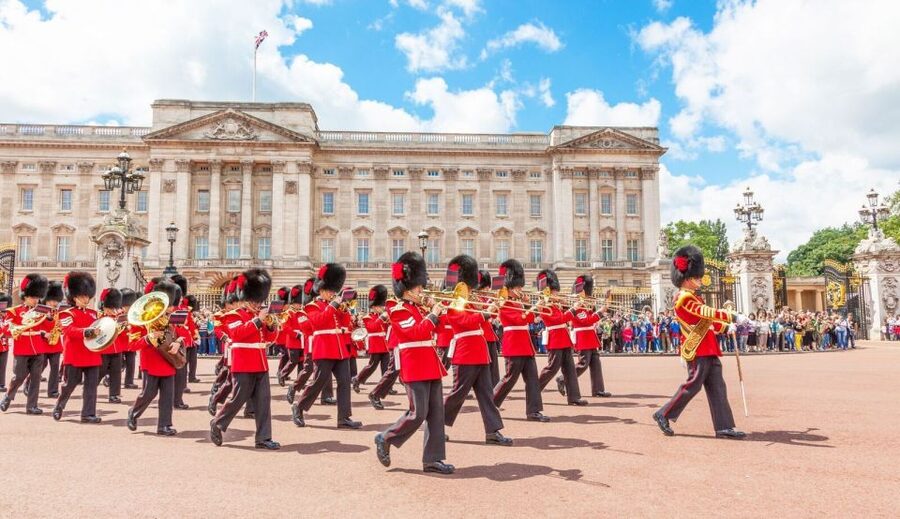 Royal London Tour incl Buckingham Palace & Changing of Guard - The schedule suits some visitors better than others
