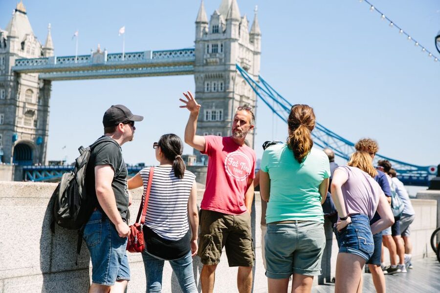 Secrets of London Bike Tour: Thames, Tower Bridge & Market - Guide quality and the importance of the human touch