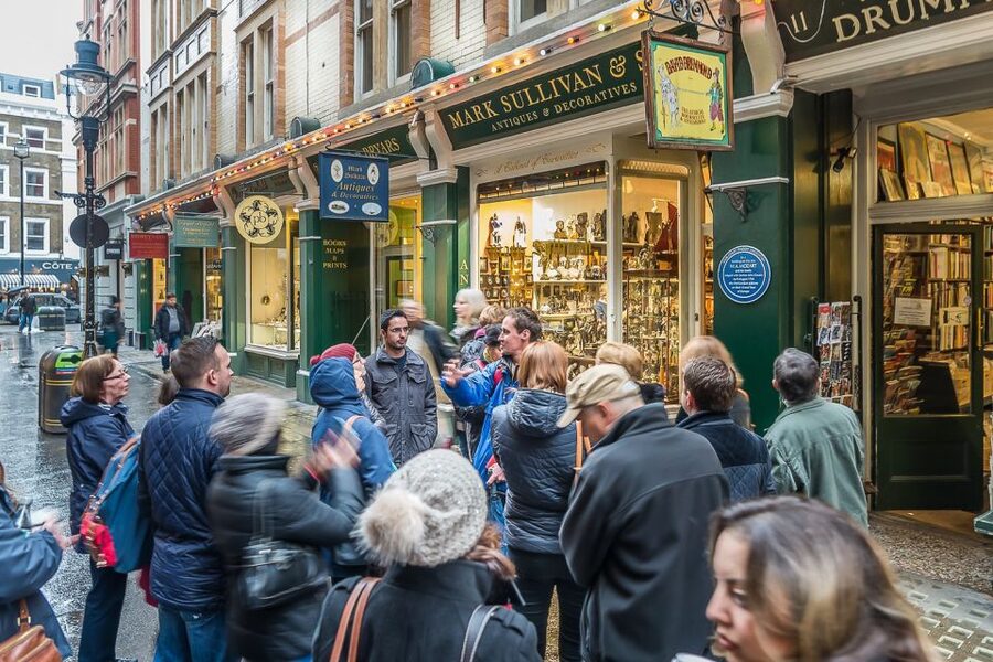 Secrets of London Walking Tour - Dickens-era atmosphere in old lanes