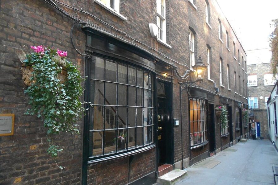 Secrets of London Walking Tour - The smallest police station and London’s overlooked corners