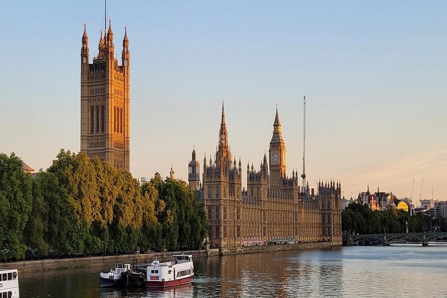 Skip-the-Line London Westminster Abbey Guided Tour in German - Key points to know before booking