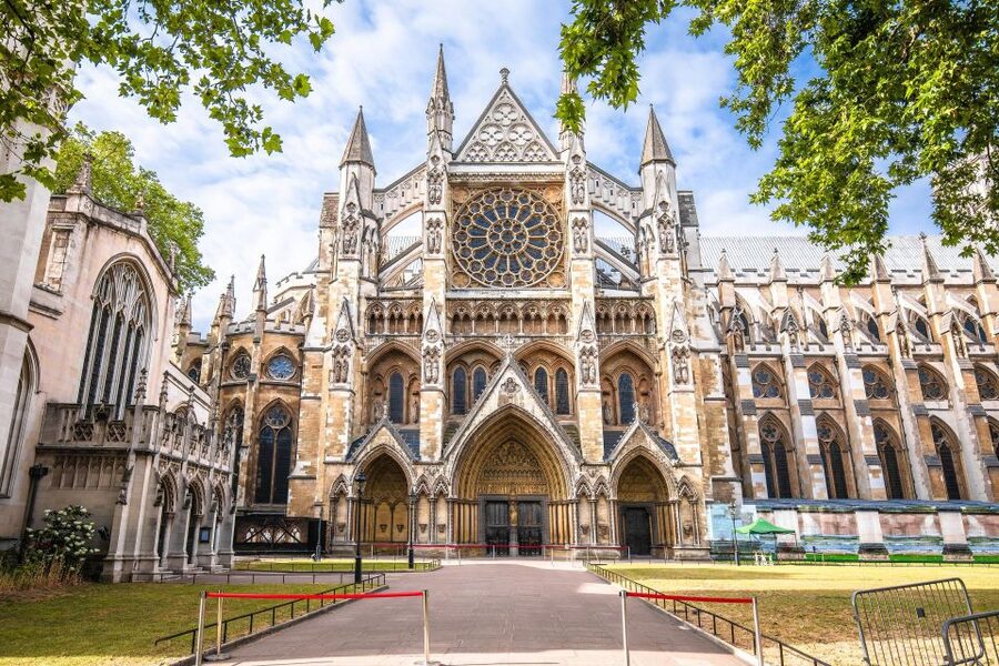 Skip-the-Line London Westminster Abbey Guided Tour in German - Inside Westminster Abbey with a German-speaking guide