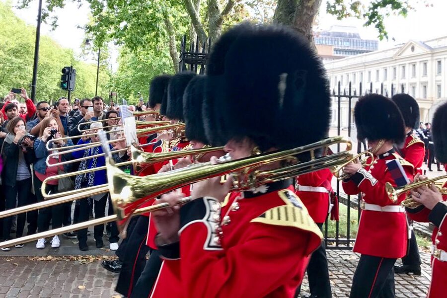 Skip the line Westminster Abbey & Guard Change Ceremonies - Following the guards through St. James’s Park