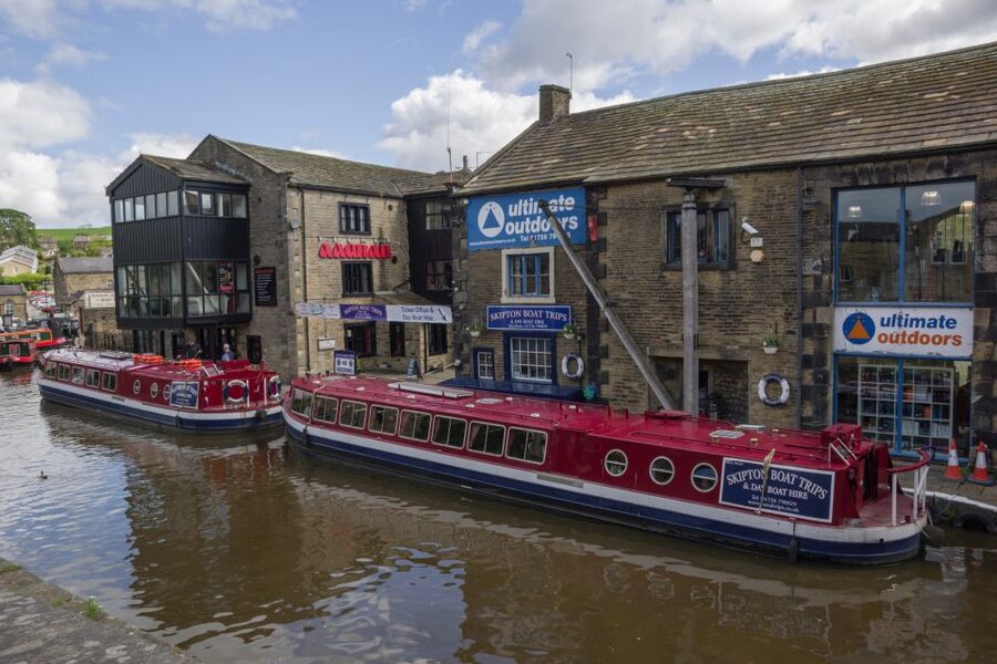 Skipton: 1-Hour Canal Cruise - Setting off on the Leeds and Liverpool Canal
