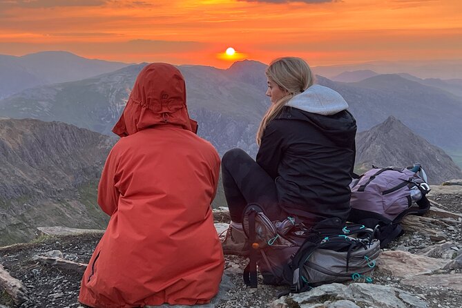Snowdon Sunrise Hike - Walking through darkness in a group of eight