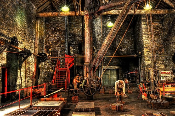 Snowdonia & The 3 Castles Tour - Bethesda and Penrhyn explain the power of slate