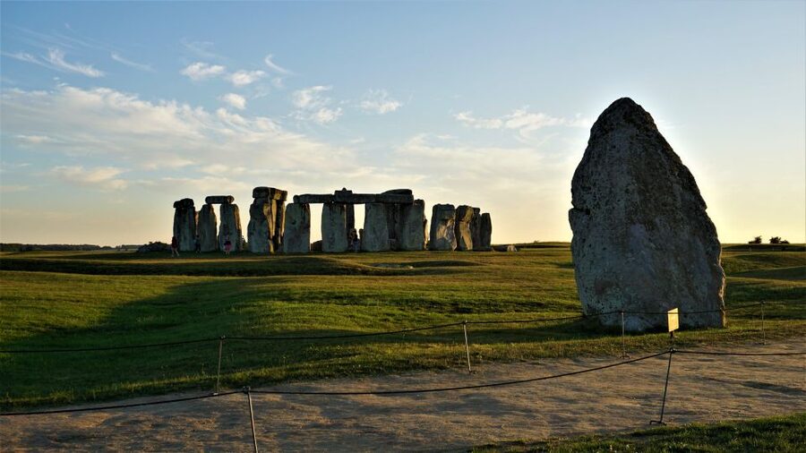 Southampton: Cruise Transfer to London via Stonehenge - Luggage rules are more important than they look