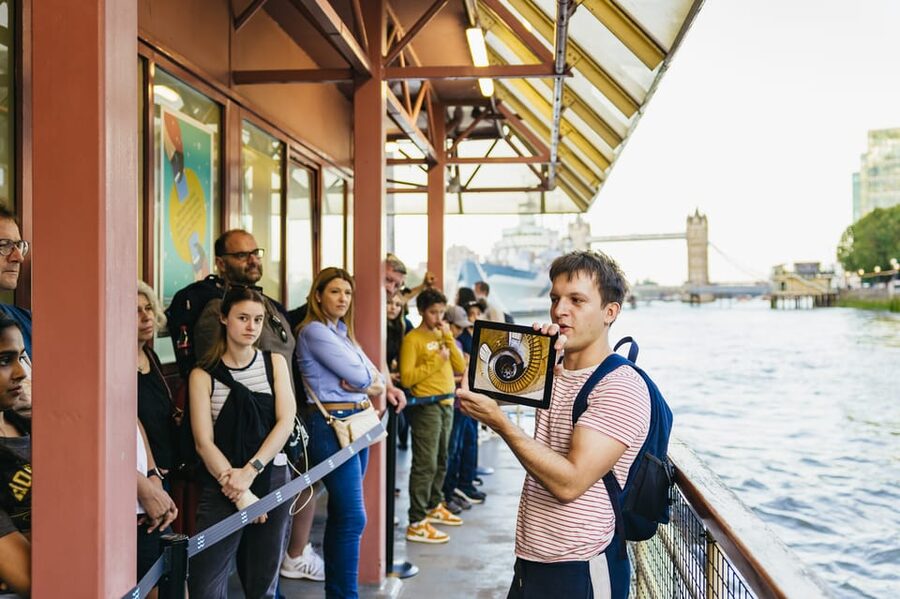 Spanish Language : Original Harry Potter Walking Tour - Daniel Radcliffe’s school and the London Eye