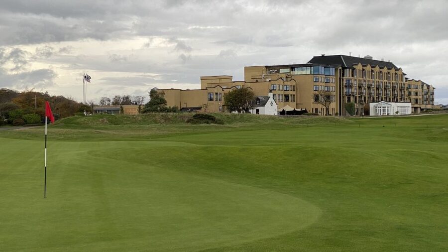 St Andrews: Golf Origins and Old Course History Tour - The 18th green and the final approach