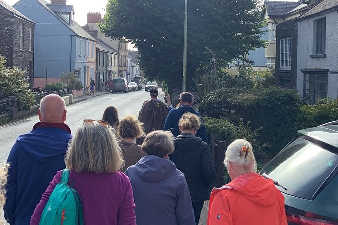 St Davids Comedy Walking Tour - Cross Square and the city’s central stories