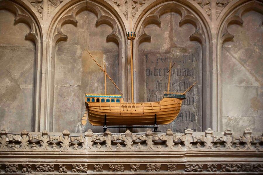St Mary Redcliffe Church Bristol: Guided Tour - The full view from the west end