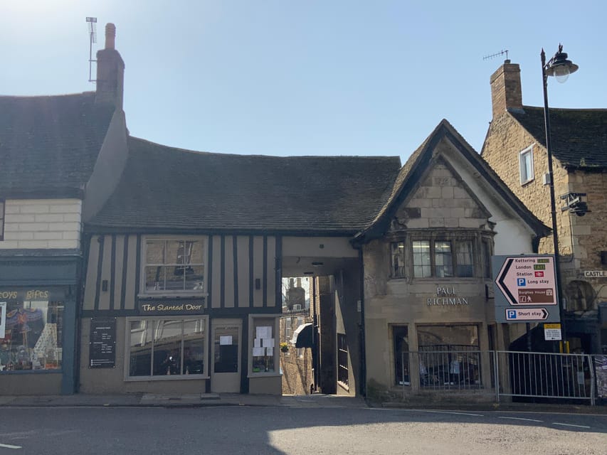 Stamford: Guided Walking Tour of Stamford - Meeting the Mayor’s Guides at Stamford Town Hall