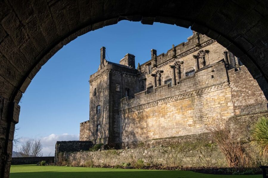Stirling Castle: Skip-the-Line Guided Tour in Spanish - Key points to know before you book