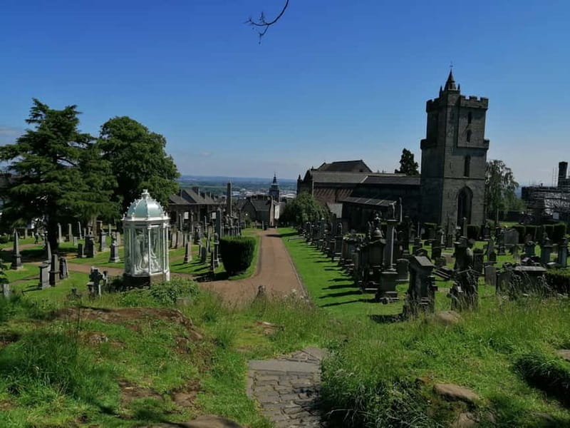 Stirling: Daily Guided Walking Tour (11am & 2pm) - Cowanes Trust and the Human Scale of History