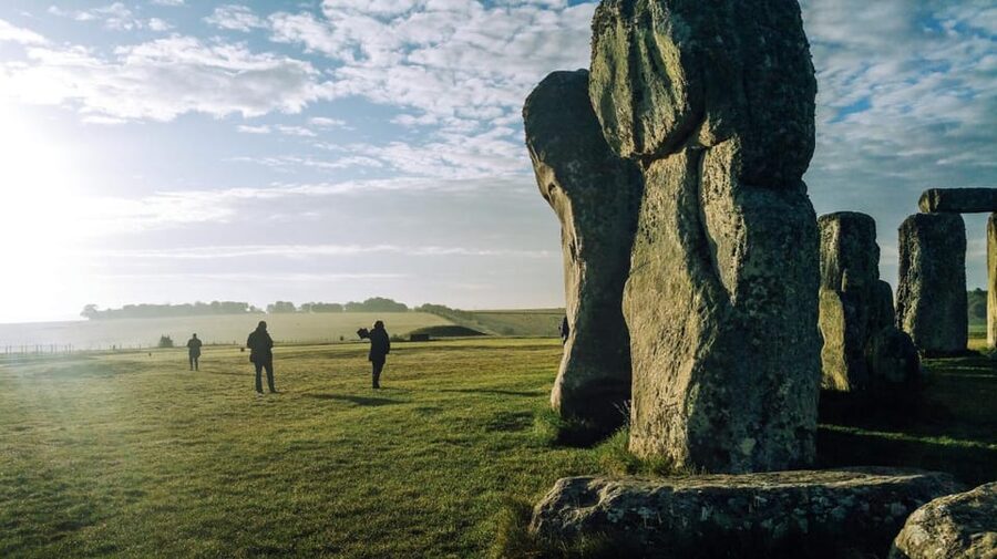 Stonehenge: App Guided Tour + Admission Included - Following the two-hour route around the stones