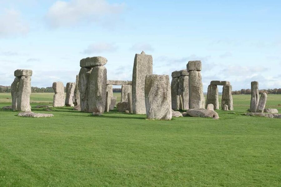 Stonehenge, Bath, Windsor and Roman Baths London Day Tours - The guide can make or break the road time
