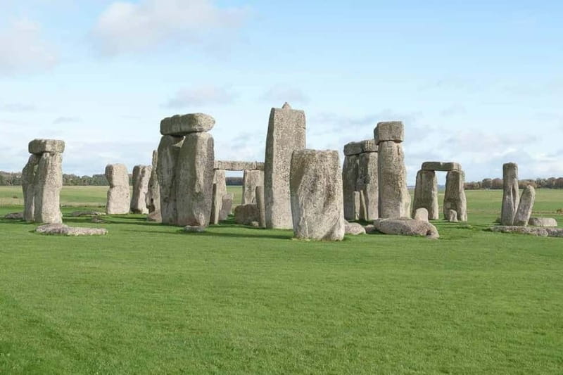 Stonehenge, Bath, Windsor and Roman Baths London Day Tours - Who should choose Bath and who should choose Windsor