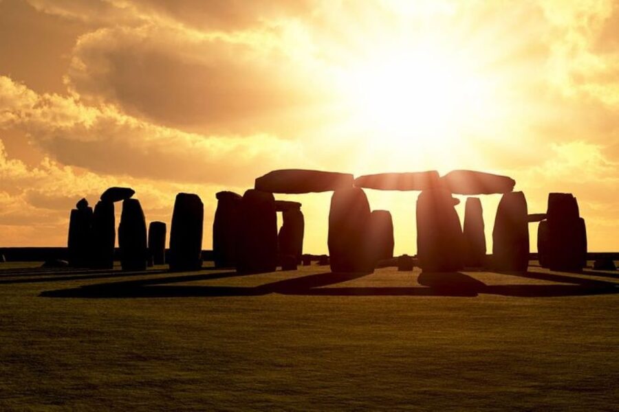 Stonehenge Special Access - Evening Tour from London - Coach comfort, meeting point, and what to bring