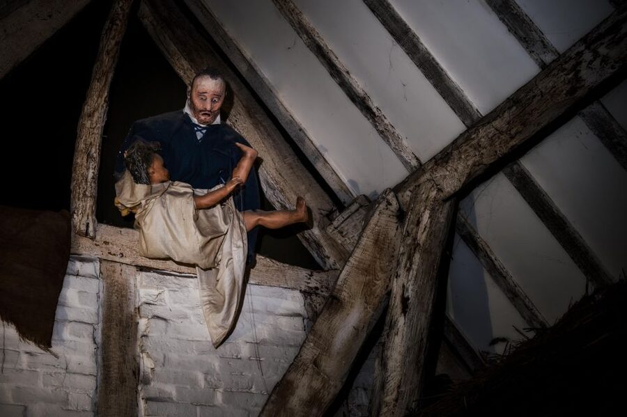 Stratford-upon-Avon: Lantern-Lit Ghost Tour at Tudor World - Key points to know before you book